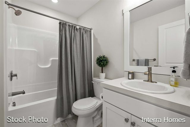 329 Round Hill Road, Kalamazoo, MI 49009