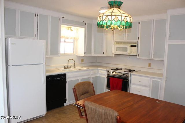 7807 E Main Street B-30, Mesa, AZ 85207