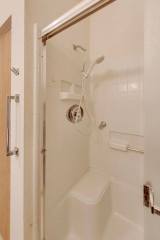 605 Barrington Avenue 140, East Dundee, IL 60118