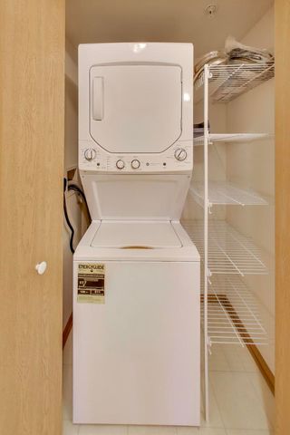 605 Barrington Avenue 140, East Dundee, IL 60118