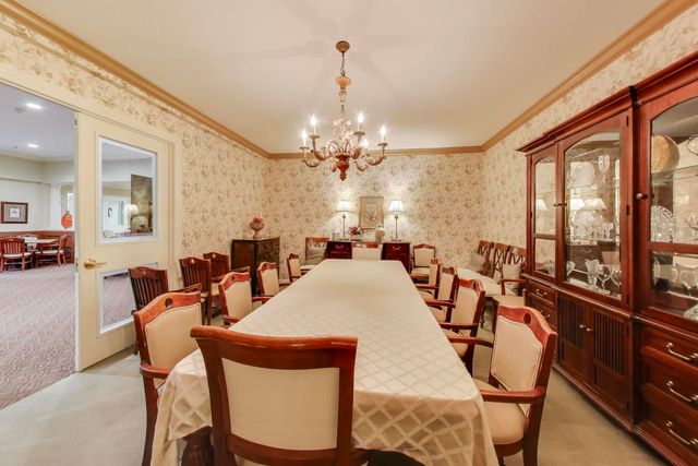 605 Barrington Avenue 140, East Dundee, IL 60118