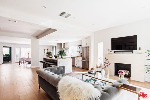 746 N MANSFIELD Avenue, Los Angeles, CA 90038