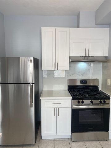 324 Summit Ave 3, Boston, MA 02135