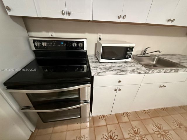 6765 SW 19th St Back, Miami, FL 33155