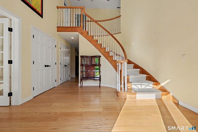 29 Woodridge Lane, New Fairfield, CT 06812