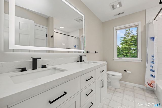 29 Woodridge Lane, New Fairfield, CT 06812