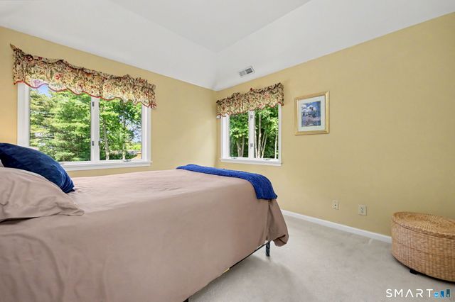 29 Woodridge Lane, New Fairfield, CT 06812