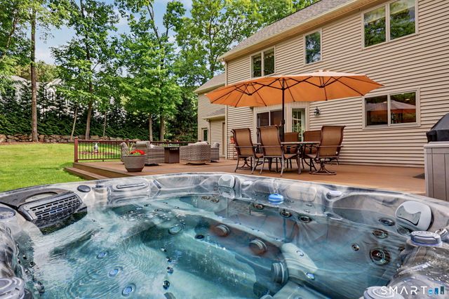 29 Woodridge Lane, New Fairfield, CT 06812