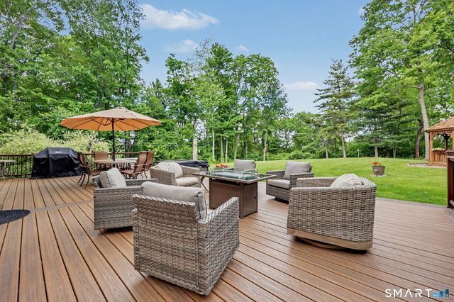 29 Woodridge Lane, New Fairfield, CT 06812