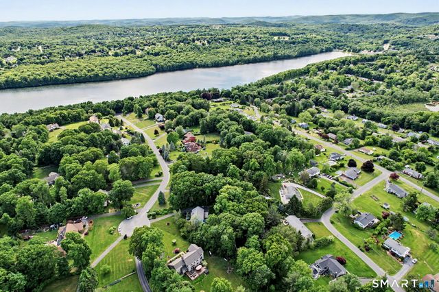 29 Woodridge Lane, New Fairfield, CT 06812