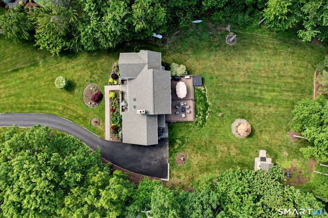 29 Woodridge Lane, New Fairfield, CT 06812