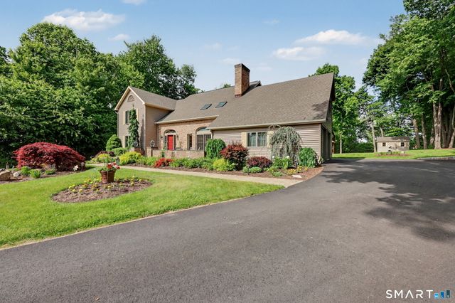 29 Woodridge Lane, New Fairfield, CT 06812
