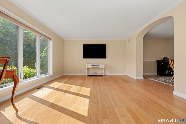 29 Woodridge Lane, New Fairfield, CT 06812