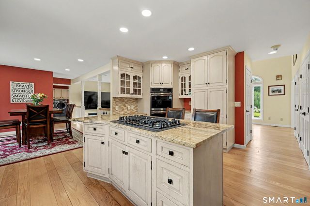 29 Woodridge Lane, New Fairfield, CT 06812