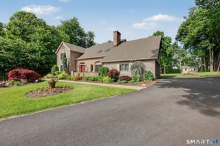 29 Woodridge Lane, New Fairfield, CT 06812