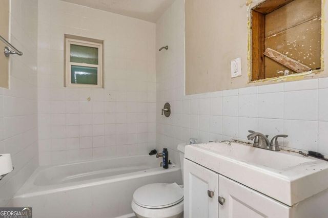 2004 Meadow Lane, Decatur, GA 30032