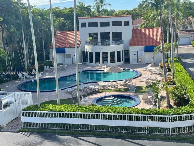 21075 NE 34th Ave 303-2, Aventura, FL 33180