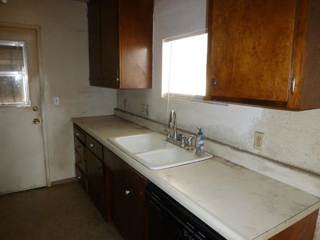 4805 E Washington St, Stockton, CA 95215