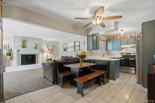 16128 Touraine Drive, Clinton Charter Township, MI 48038