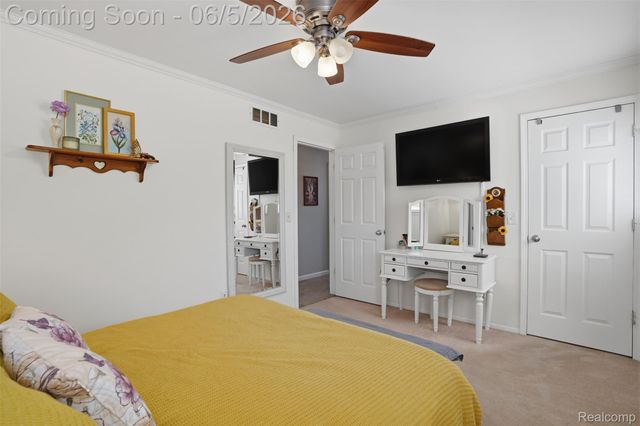 16128 Touraine Drive, Clinton Charter Township, MI 48038