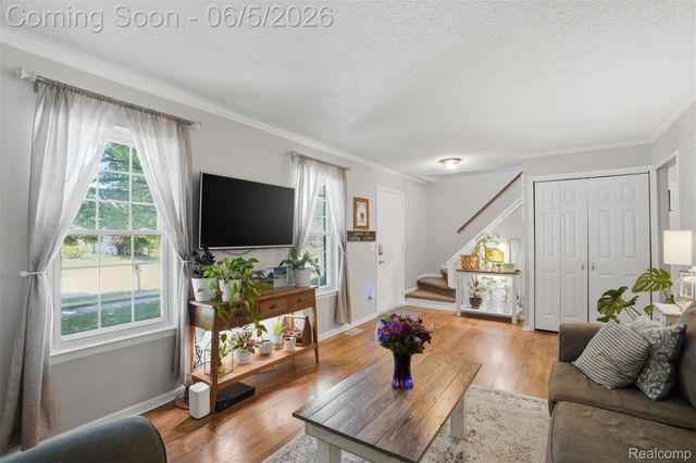 16128 Touraine Drive, Clinton Charter Township, MI 48038