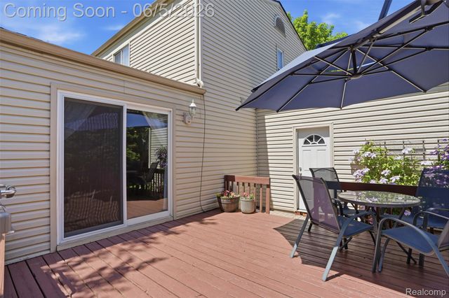 16128 Touraine Drive, Clinton Charter Township, MI 48038