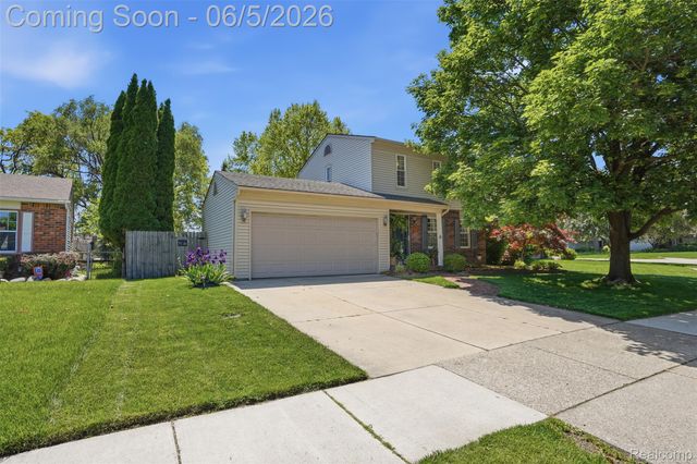 16128 Touraine Drive, Clinton Charter Township, MI 48038