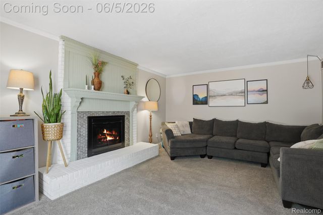 16128 Touraine Drive, Clinton Charter Township, MI 48038