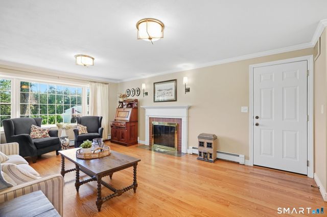 5 Dominique Lane, Simsbury, CT 06070