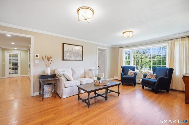 5 Dominique Lane, Simsbury, CT 06070