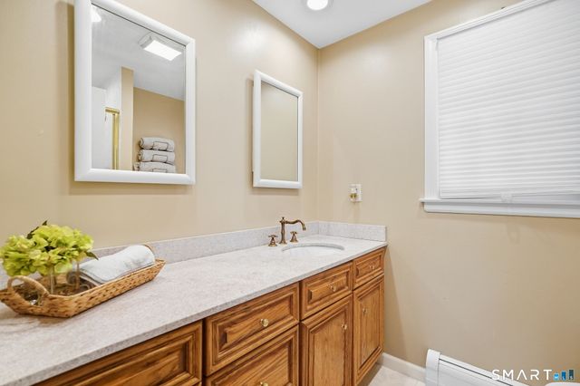 5 Dominique Lane, Simsbury, CT 06070
