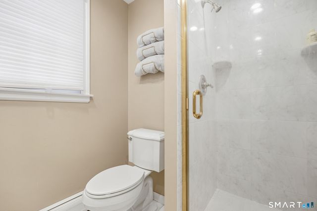 5 Dominique Lane, Simsbury, CT 06070