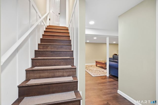 5 Dominique Lane, Simsbury, CT 06070