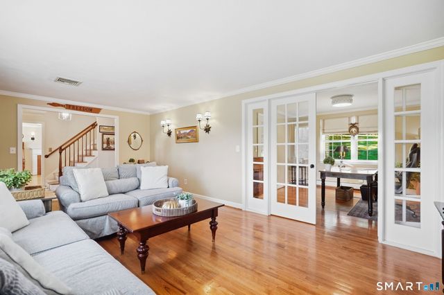 5 Dominique Lane, Simsbury, CT 06070