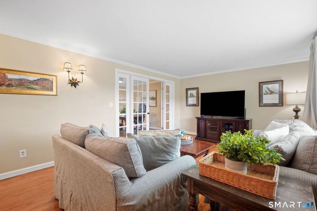 5 Dominique Lane, Simsbury, CT 06070