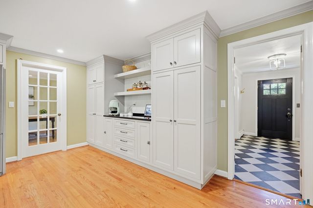 5 Dominique Lane, Simsbury, CT 06070