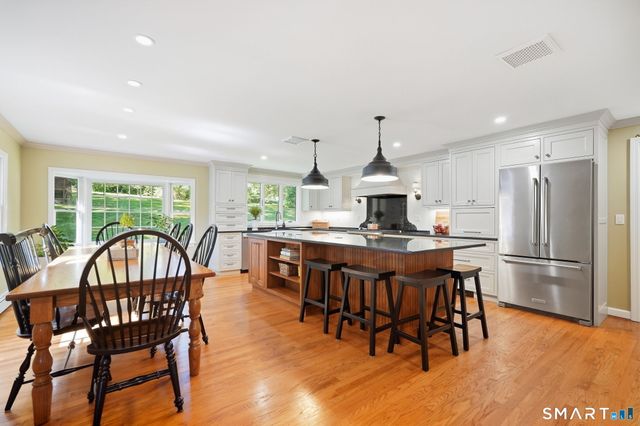 5 Dominique Lane, Simsbury, CT 06070