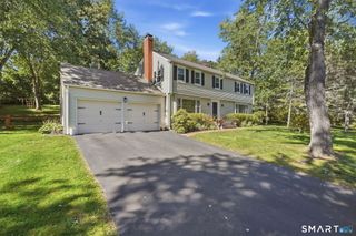 5 Dominique Lane, Simsbury, CT 06070