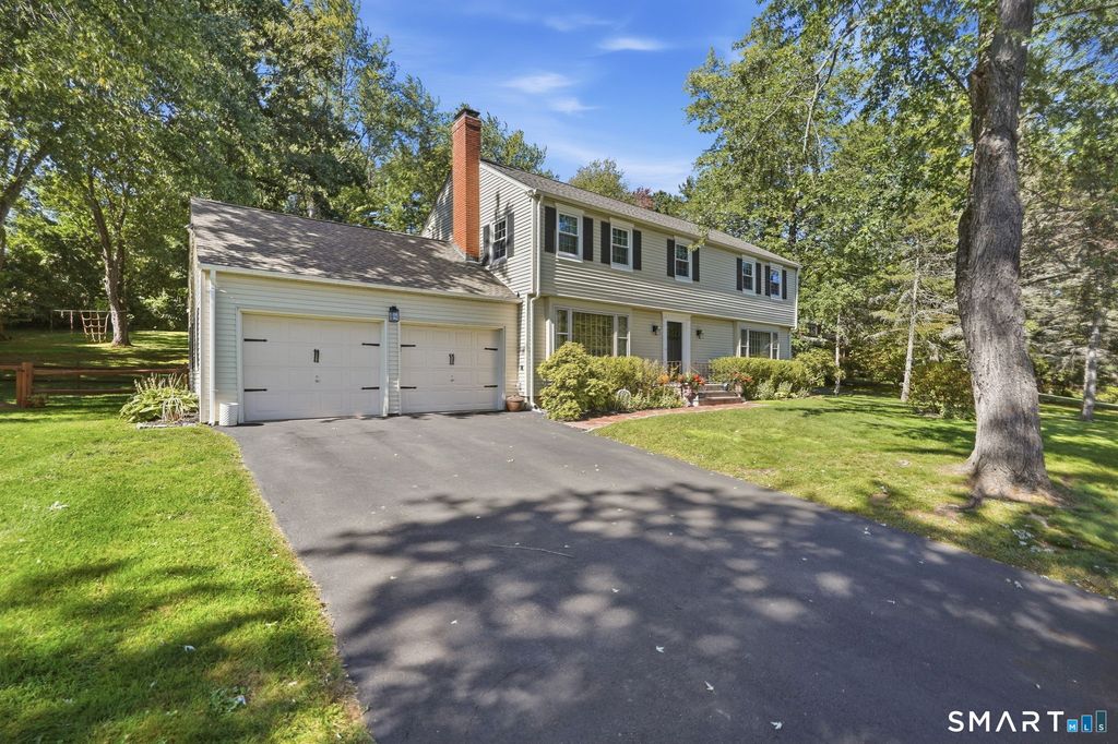 5 Dominique Lane, Simsbury, CT 06070