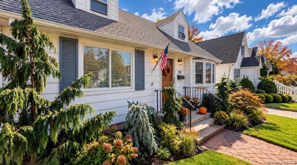 120 Barrymore Boulevard, Franklin Square, NY 11010 — photo 3