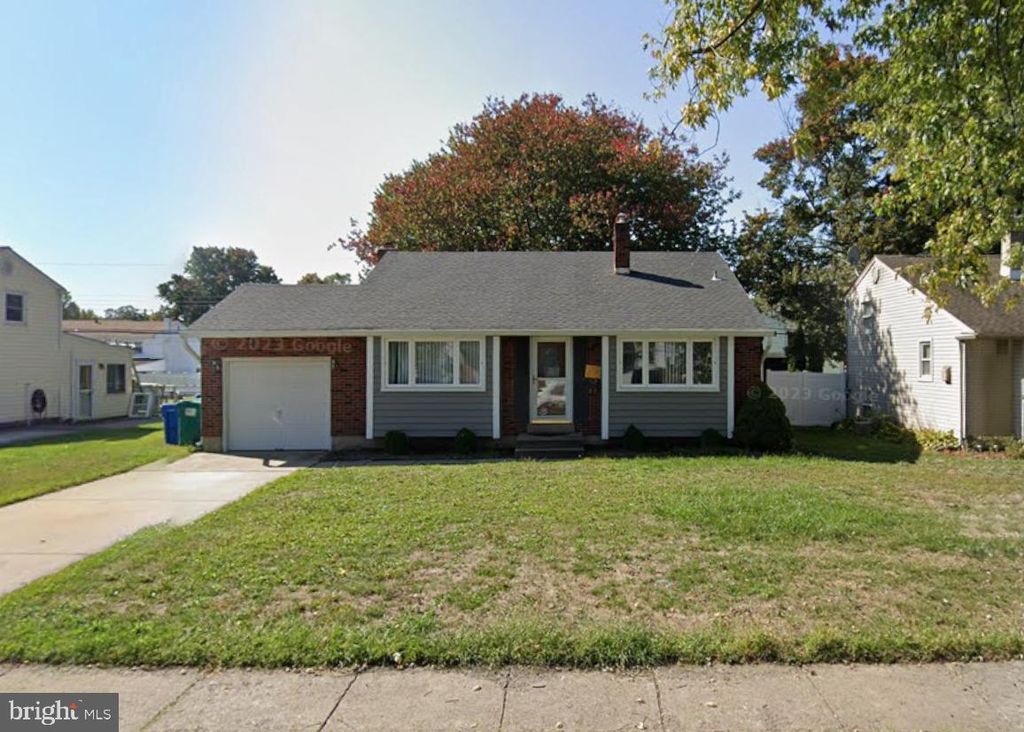 807 ARTHUR AVE, Bristol, PA 19007