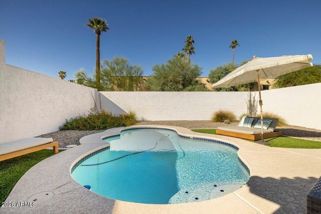 3037 E CLARENDON Avenue, Phoenix, AZ 85016