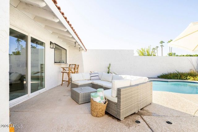 3037 E CLARENDON Avenue, Phoenix, AZ 85016