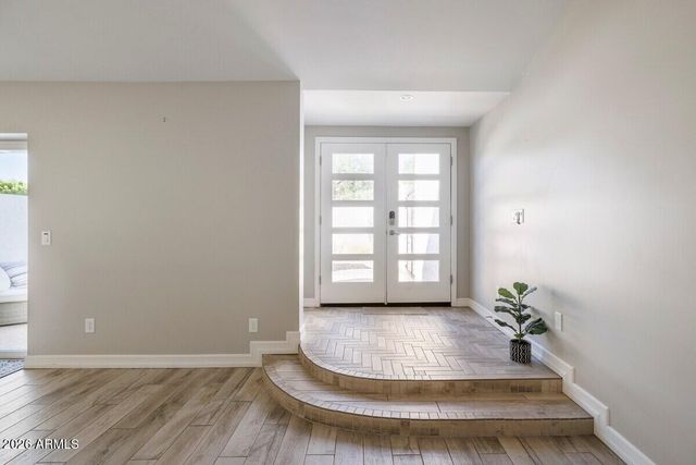 3037 E CLARENDON Avenue, Phoenix, AZ 85016