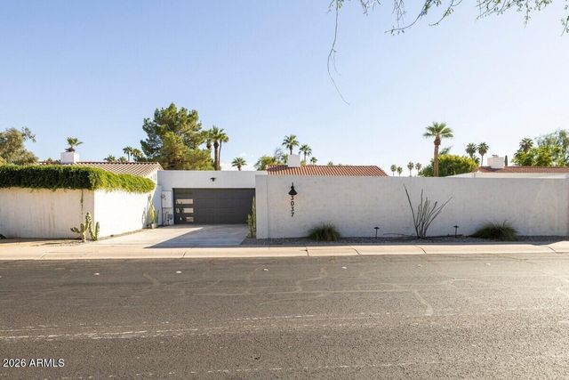 3037 E CLARENDON Avenue, Phoenix, AZ 85016