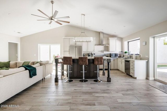 3037 E CLARENDON Avenue, Phoenix, AZ 85016