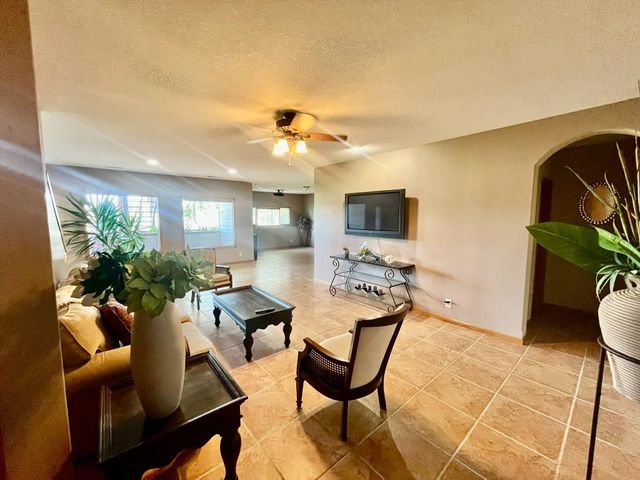 3125 N Ridge Port St, Wichita, KS 67205