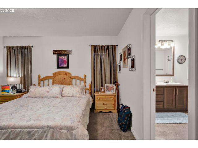 89555 SHORE CREST Dr, Florence, OR 97439