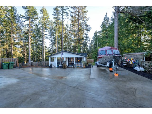 89555 SHORE CREST Dr, Florence, OR 97439