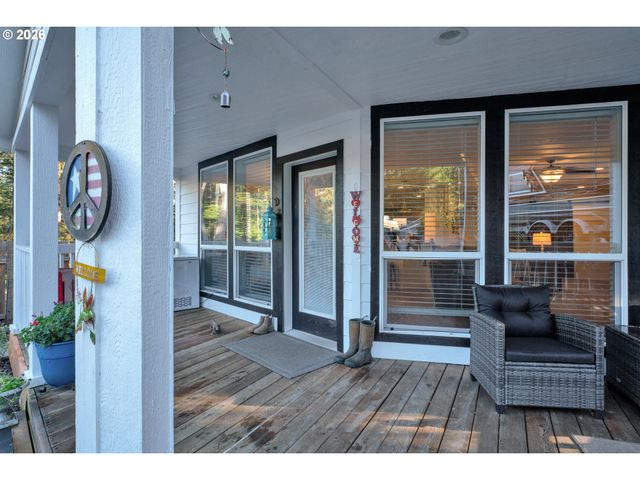 89555 SHORE CREST Dr, Florence, OR 97439